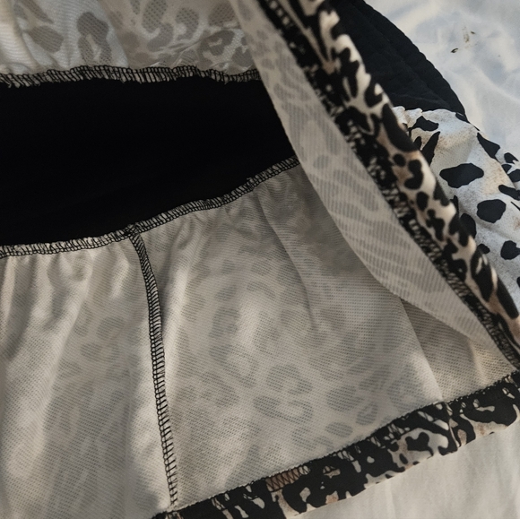 Black Textured Dress with Leopard Print Hem - Picture 3 of 5